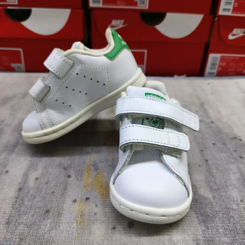 24-26码Adidas阿迪达斯实拍轻便魔术贴易穿脱防踢学步童鞋BZ0520