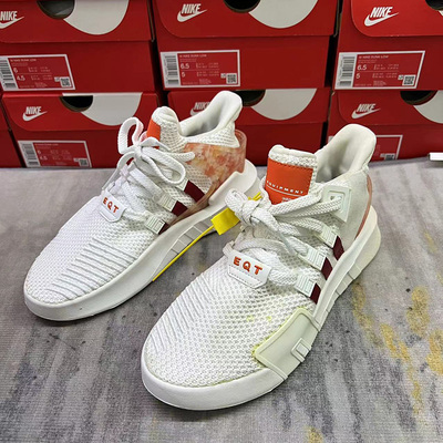 阿迪达斯女子织物面休闲运动鞋