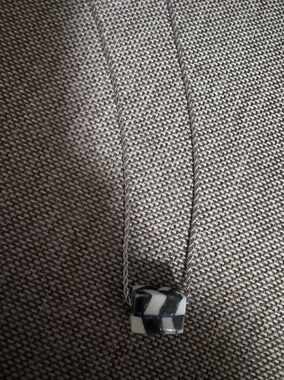 陶瓷项链  小众设计！黑白花纹方块吊坠银项链 个性百搭老钱风