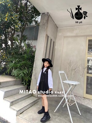 女童黑色宽松百褶V领外套连衣裙