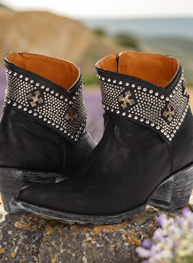 时尚风铆钉真皮尖头西部牛仔靴