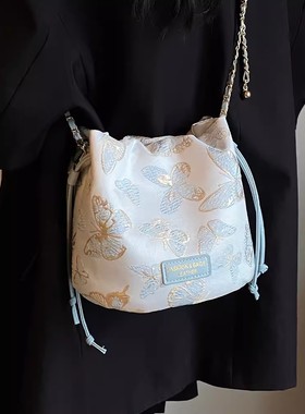 新中式国风刺绣夏天小包包女2024新款时尚水桶包高级感单肩斜挎包