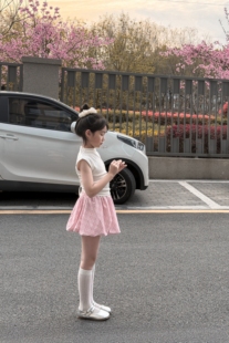 吉小可2026春夏新款女童套装儿童洋气时髦短袖T恤花苞裙裙两件套