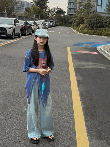 吉小可2026夏季新款女童韩版不规则短袖T恤中大童薄款牛仔裤套装