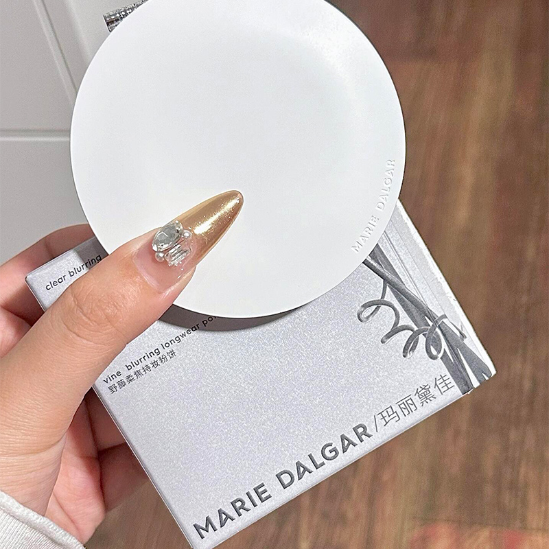 玛丽黛佳野藤柔焦粉饼