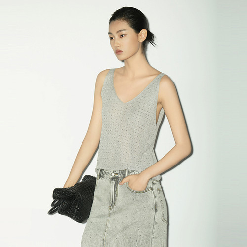 XG/雪歌26夏V领针织背心女无袖内搭显瘦修身吊带上衣XL211002A184