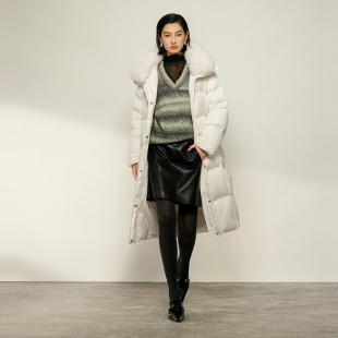 XG雪歌白色狐狸毛领90绒长款羽绒服2026冬季新款女装XL406034A751