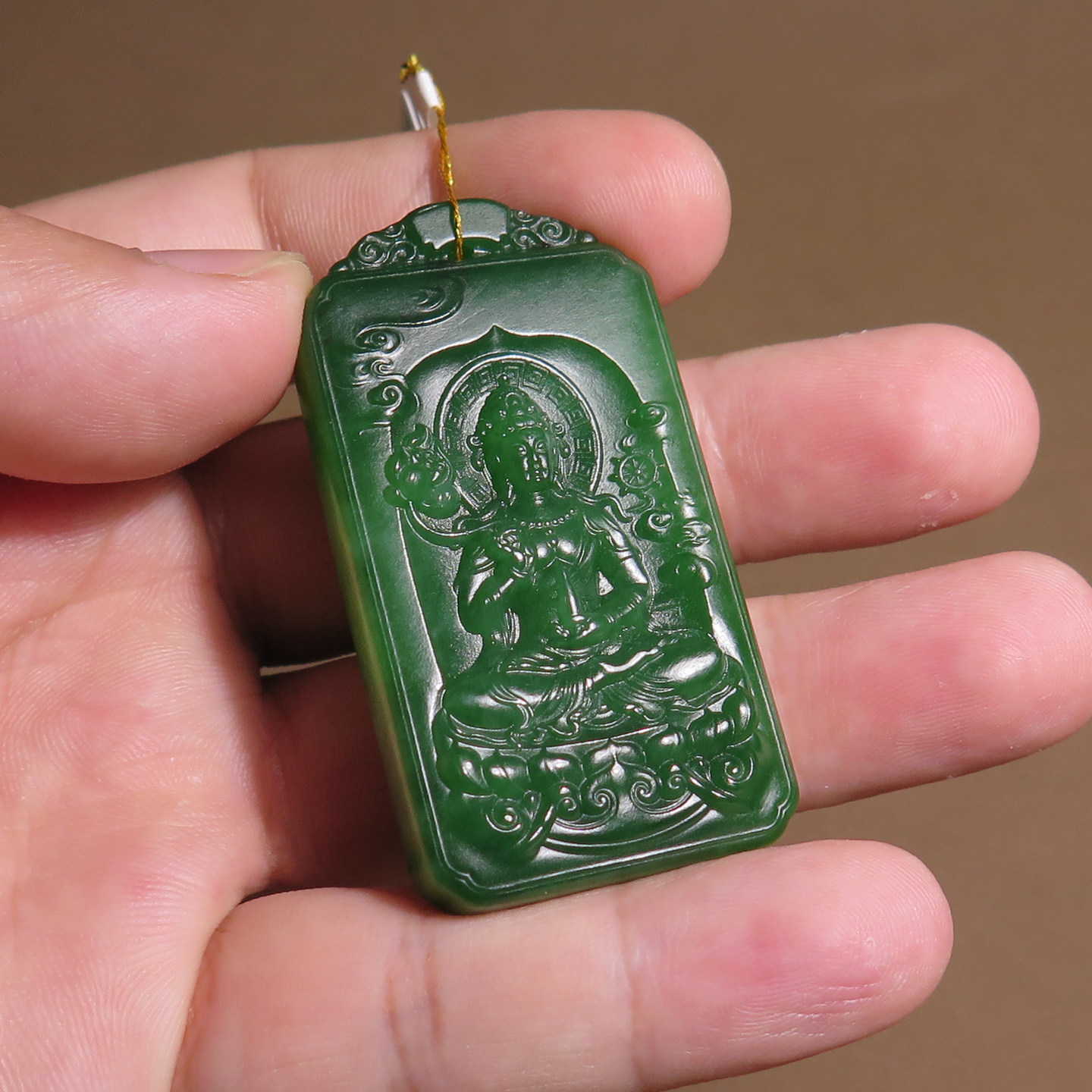 天然和田玉老坑俄料阳绿碧玉红皮老料菩萨观音牌子大势至2380元