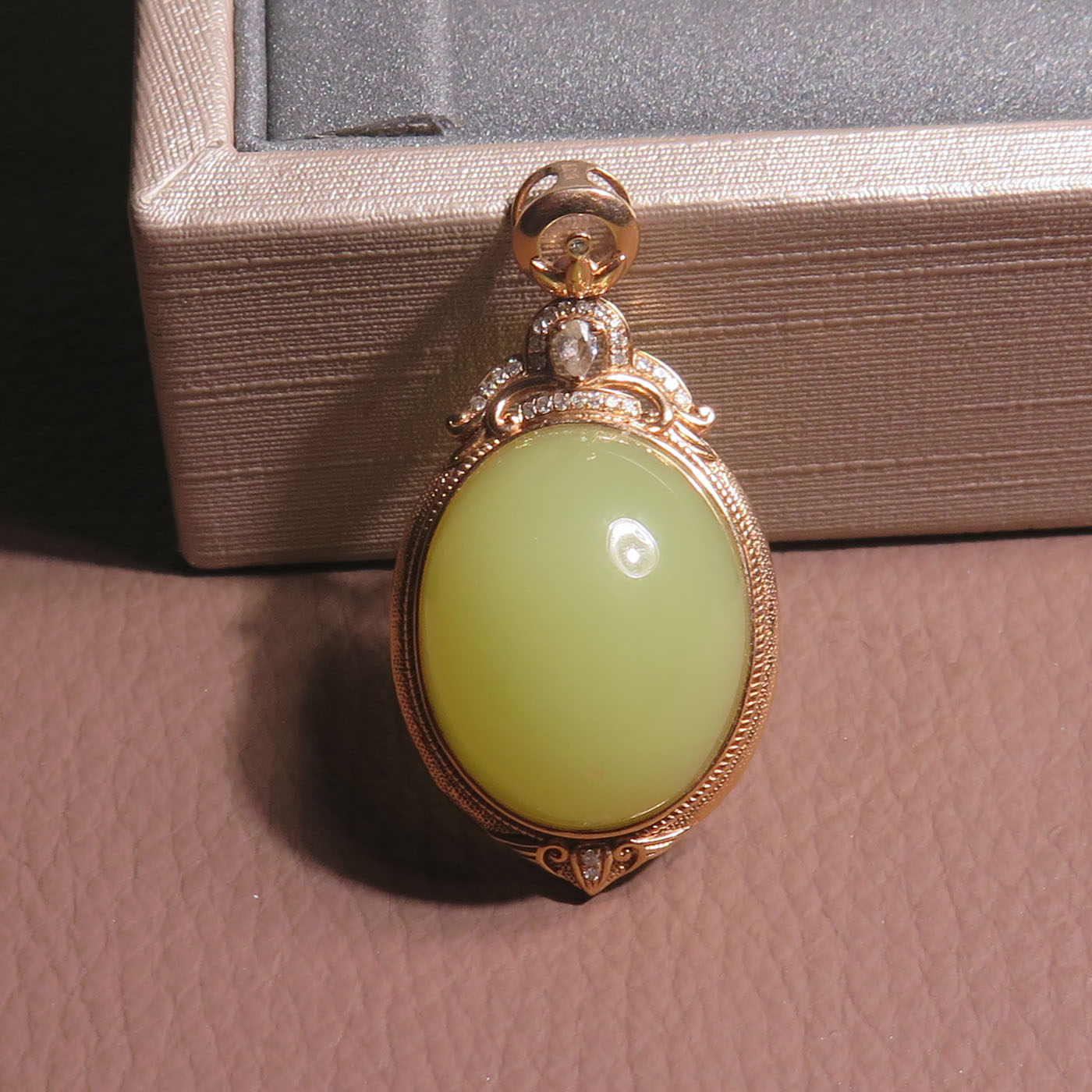 精品新疆且末鸡油黄口料18k金无结构精美小吊坠