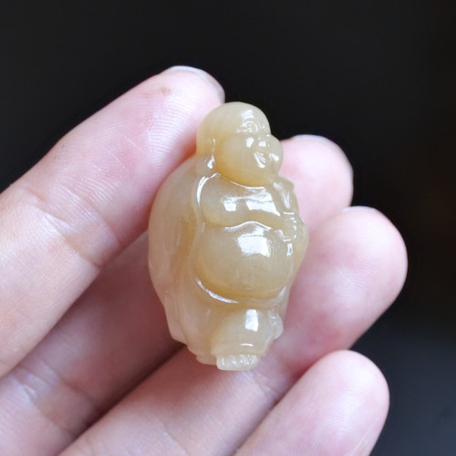 天然和田玉新疆且末料糖玉蜜糖色笑佛挂件生日礼物8z