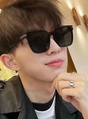 黑色方形偏光防紫外线太阳镜