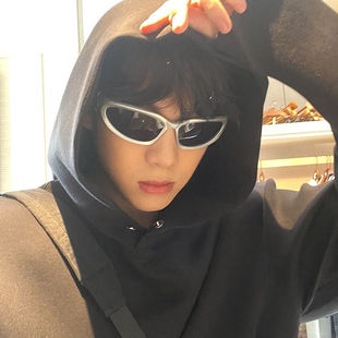 赛博朋克未来感银色高级感ins墨镜男士Y2K辣妹太阳眼镜凹造型街拍