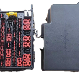 适用奇瑞瑞虎3x 瑞虎5x 瑞虎3xe 发动机舱保险丝盒总成上盖下壳