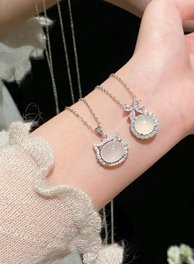 仿白玉髓小猫咪铜微镶项链女轻奢小众可爱甜美风锁骨链精致颈链