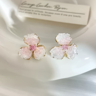 超甜粉色水晶花朵耳环女春季时尚耳钉2026年新款爆款小众气质耳饰