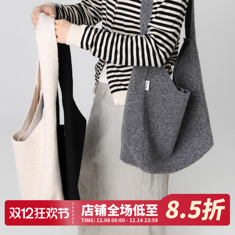 纯色羊毛呢大容量慵懒风通勤包包