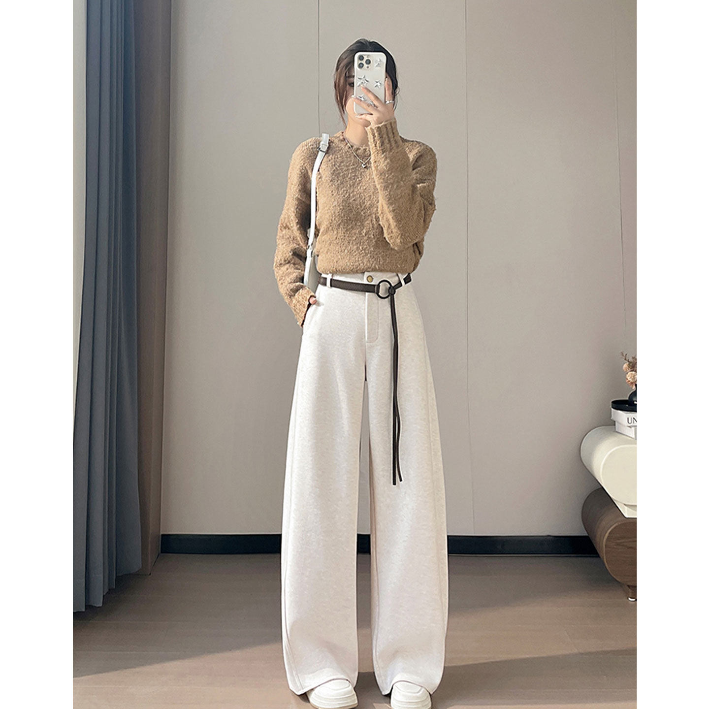 米白色醋酸羊毛弯刀裤女2026春季新款高级感运动阔腿裤休闲西装裤,女装/女士精品,休闲裤,淘宝优惠券,粉丝福利购,淘宝优惠卷