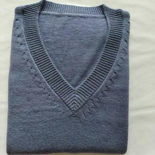 流行灰蓝色V领羊绒马甲背心女宽松短款日系叠穿秋冬无袖毛衣坎肩