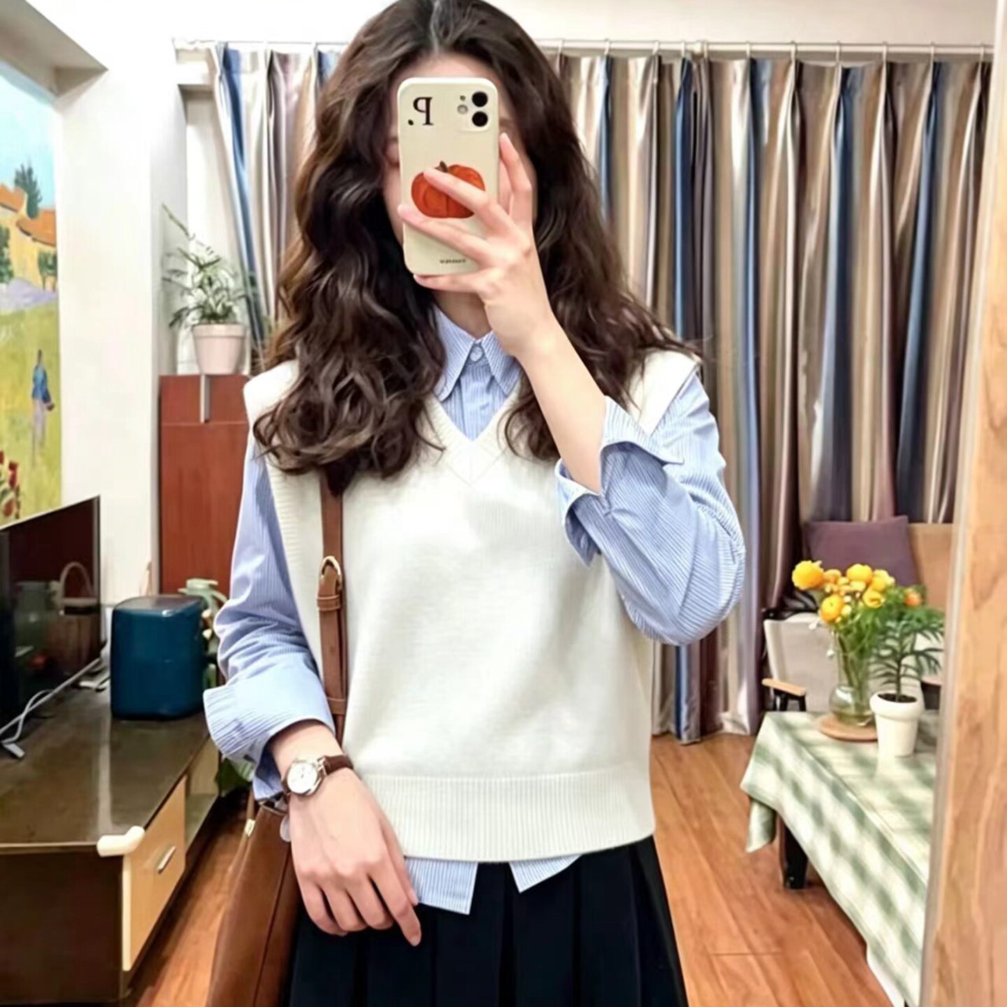 短款白色V领羊绒马甲背心女坎肩