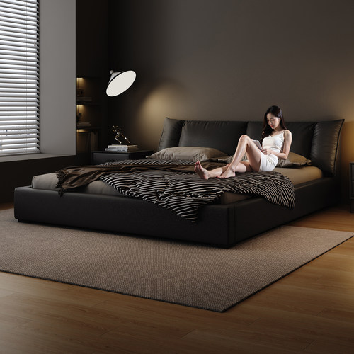 佐慕意式极简真皮床主卧高端大气