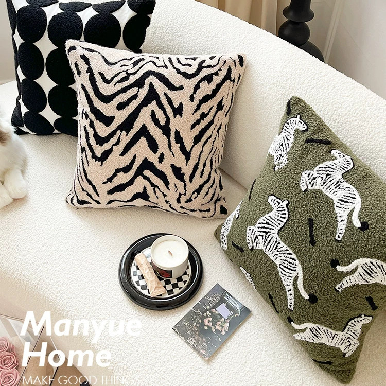 高奢虎纹北欧沙发PU皮面抱枕飘窗抱枕套卧室床头靠背汽车靠垫含芯