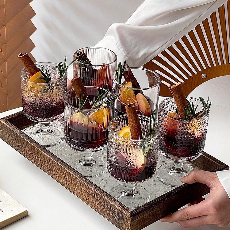 ins风热红酒杯圣诞鸡尾酒