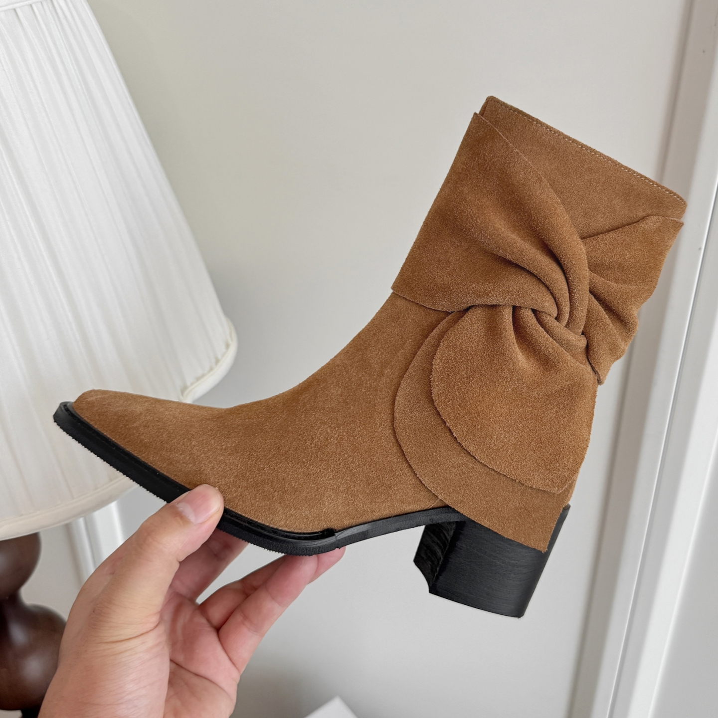 真皮气质尖头显瘦高跟短靴子女潮