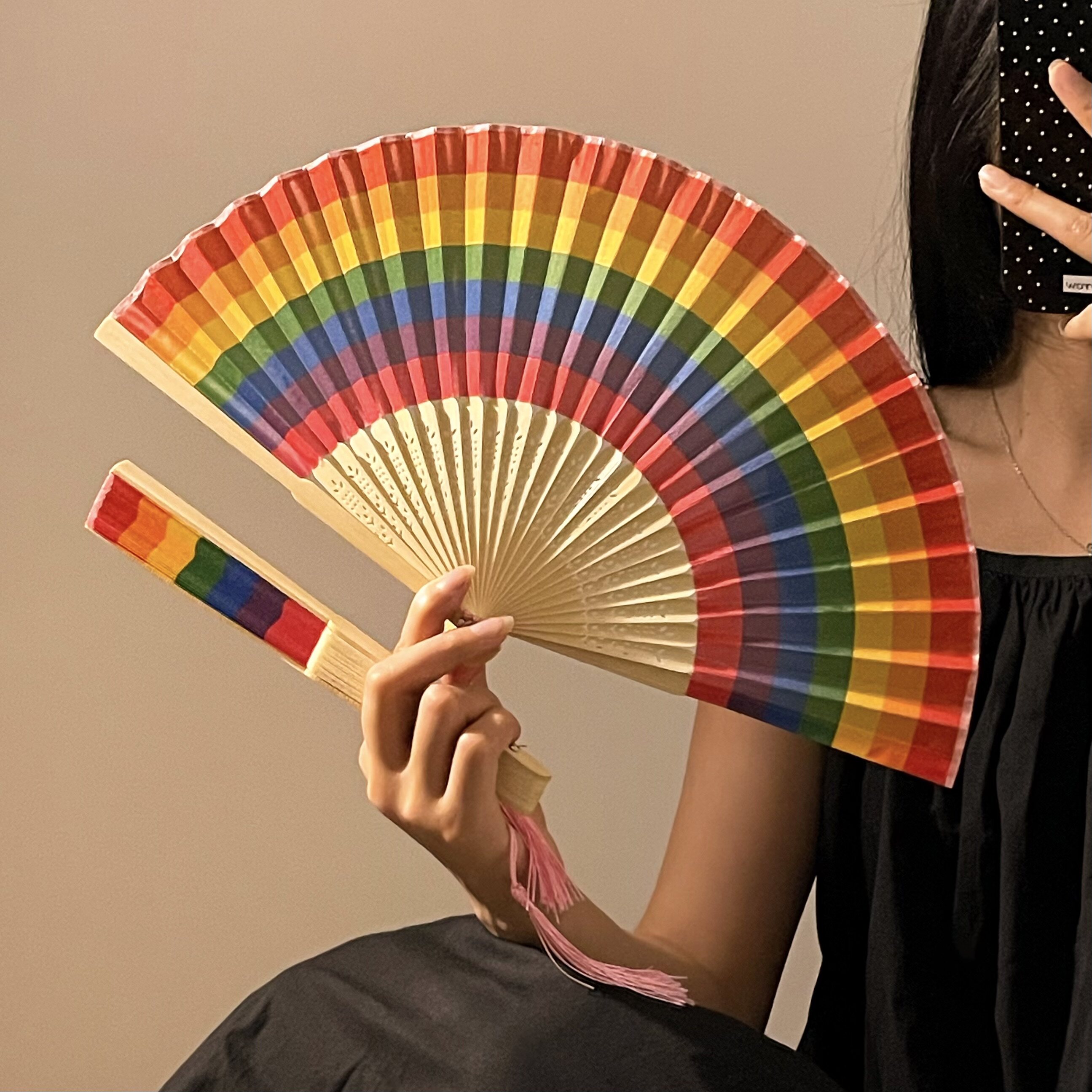 彩虹折叠小扇子女夏季便携折扇