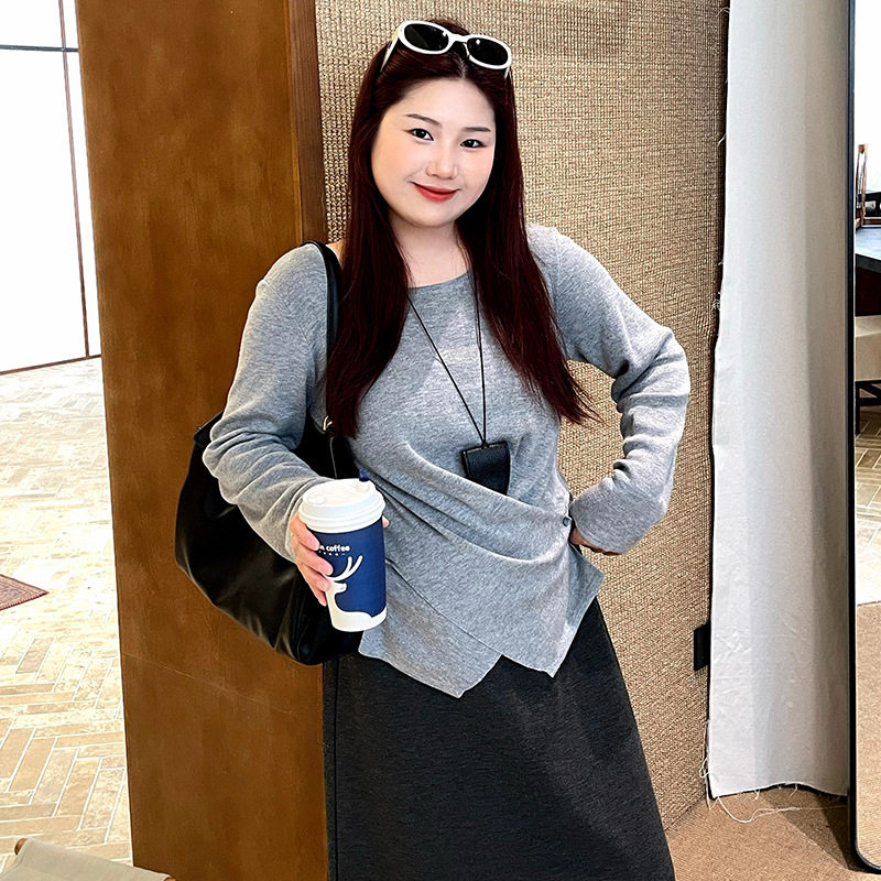 23209大码女装设计感不规则开叉上衣25秋胖mm休闲气质针织衫乃粒
