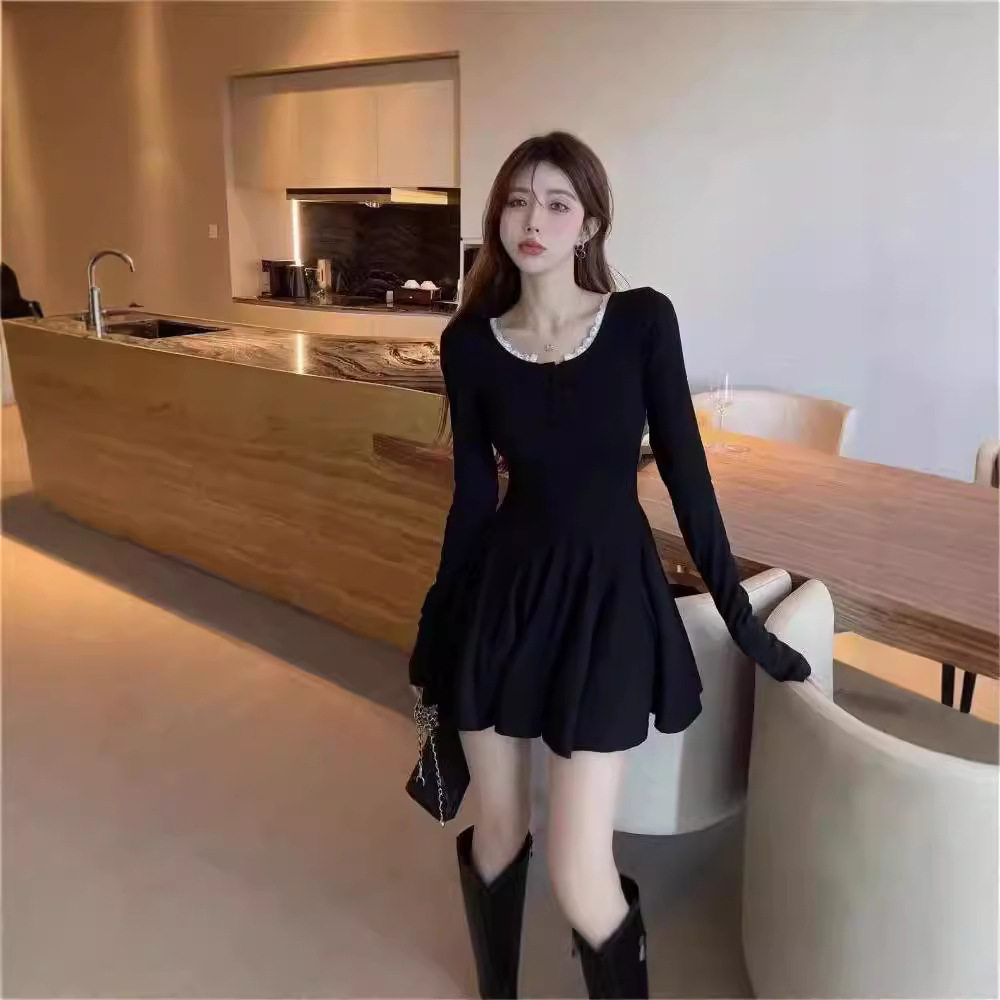 纯欲风蕾丝花边V领黑色连衣裙女秋装长袖小个子收腰a字蓬蓬短