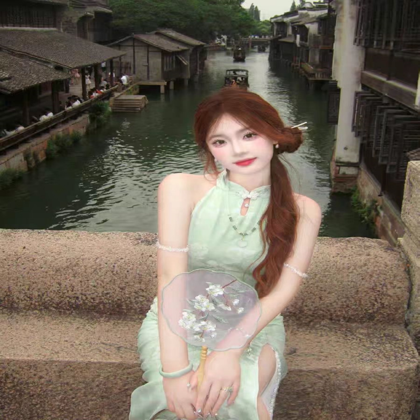 新中式国风绿色挂脖旗袍连衣裙春季露肩绝美气质甜辣开叉包臀长裙