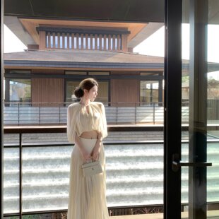 上衣高腰百褶伞裙两件套 心动缪斯设计感压褶斗篷无袖