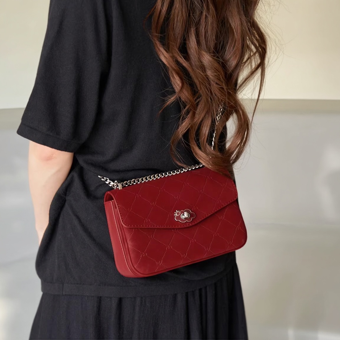 卓诗尼2025新款时尚百搭单肩包