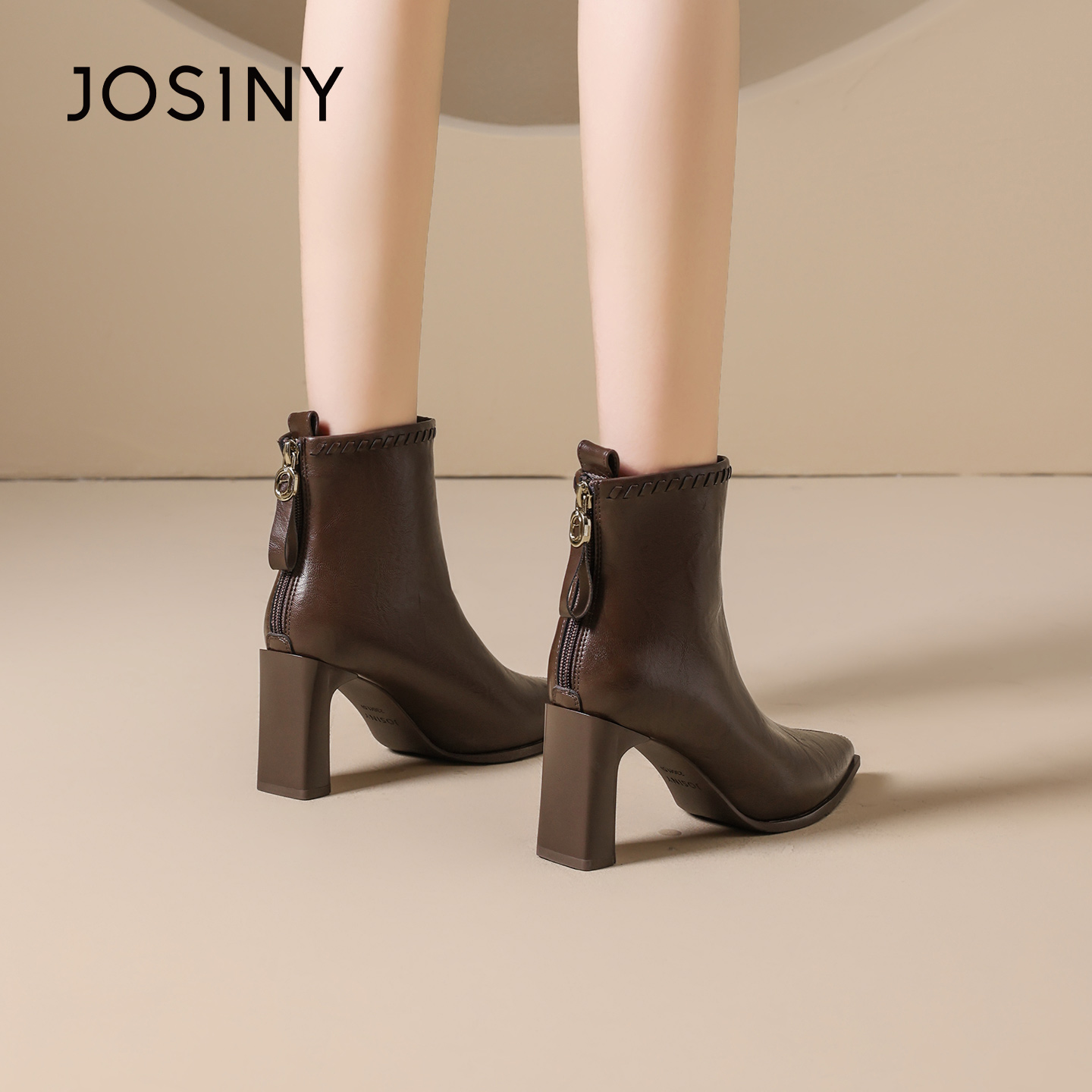 卓诗尼法式粗跟短靴2025新款