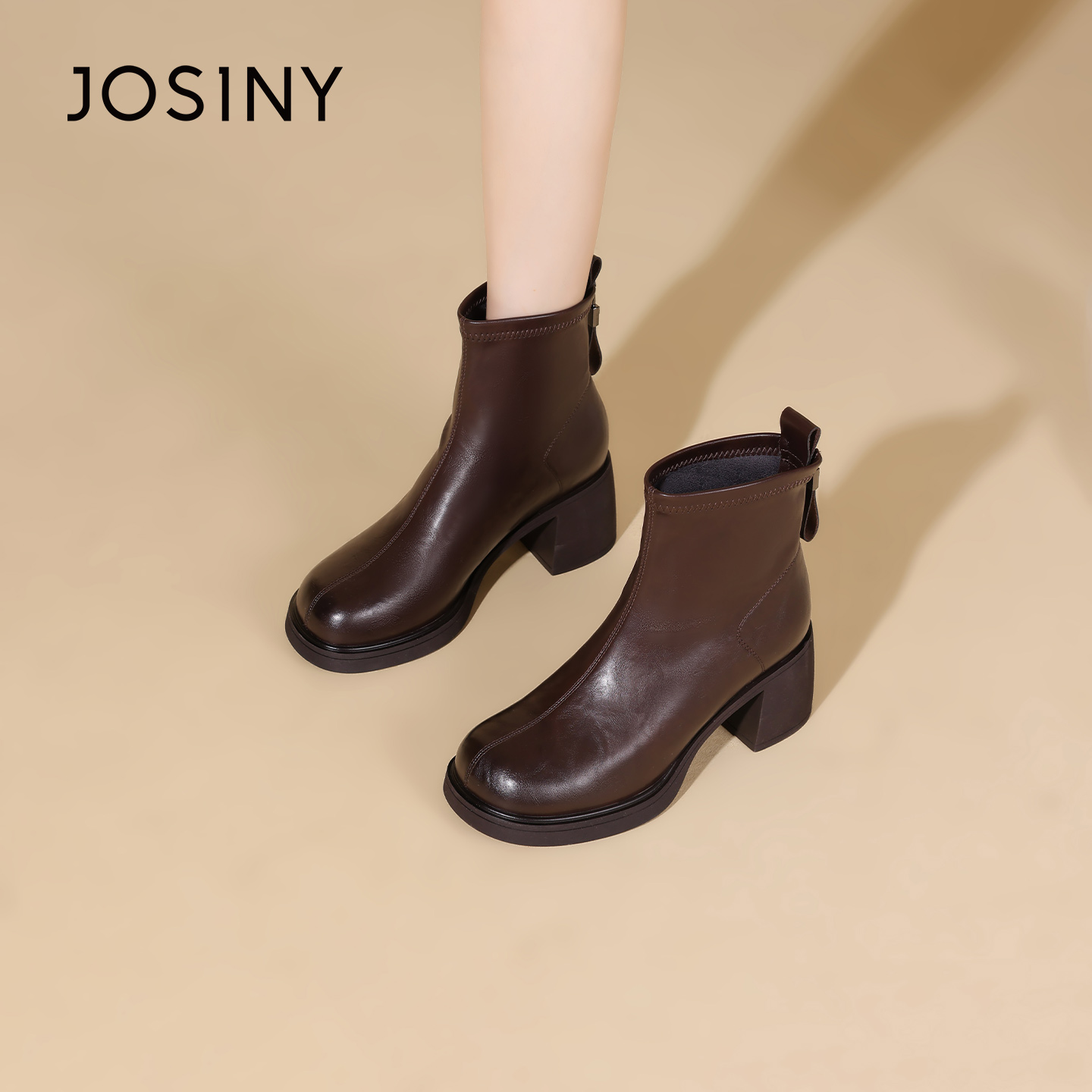 卓诗尼法式粗跟短靴秋冬真皮