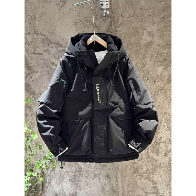 白鸭绒抗寒连帽羽绒服