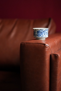 景德镇手作搏泥幻化狮子绣球纹杯