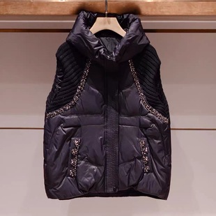 羽绒马甲女2025冬季新款高级感时尚重工轻奢洋气宽松连帽无袖马夹
