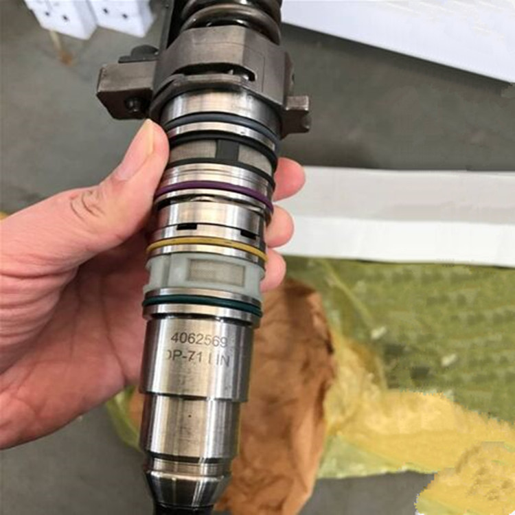 喷油器1846348 4062569PX 适用康明斯QSX15北方股份白石矿山SGA50