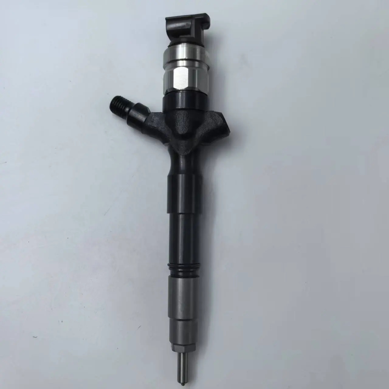 23670-30280适用于丰田海狮2KD-FTV海拉克斯1KD-FTV Land Cruiser