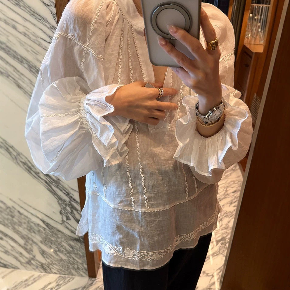 南油2026新款法式度假风刺绣衬衣女宽松灯笼袖百搭遮肉显瘦白衬衫