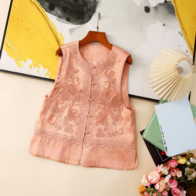 早春2026新中式民族风刺绣钉珠无袖马甲女圆领单排扣感上衣时尚款