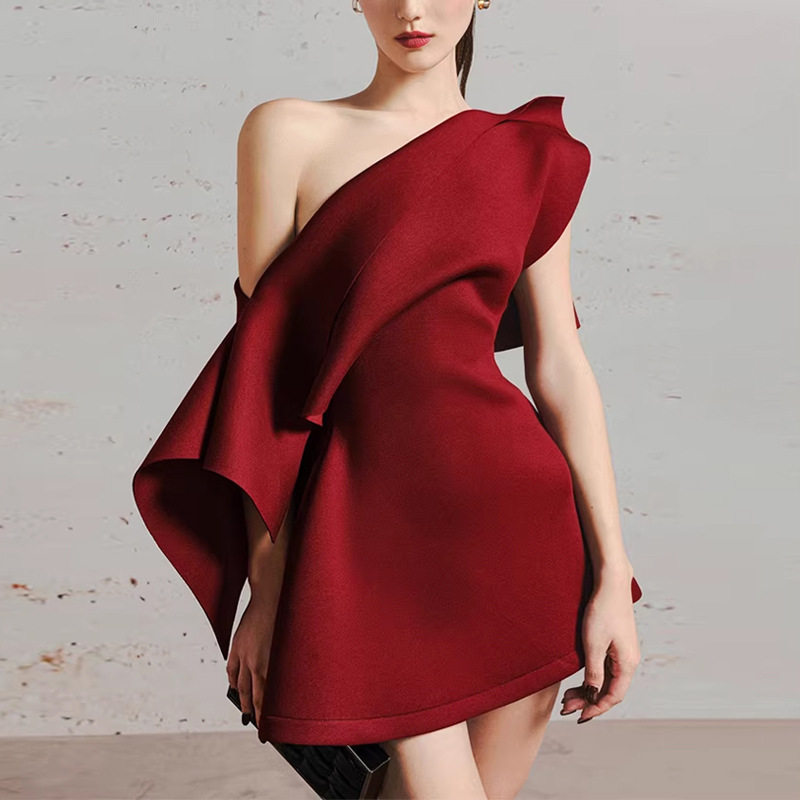 法式复古风斜领高腰A字连衣裙女氛围感小众设计感立体短款小礼服
