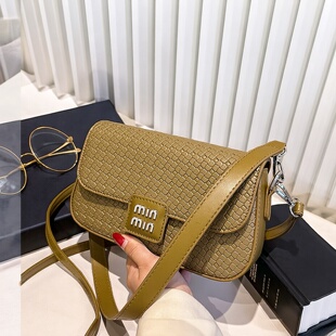 高级感包包女慵懒风2025新款秋冬百搭斜挎包轻奢小众超火小方包