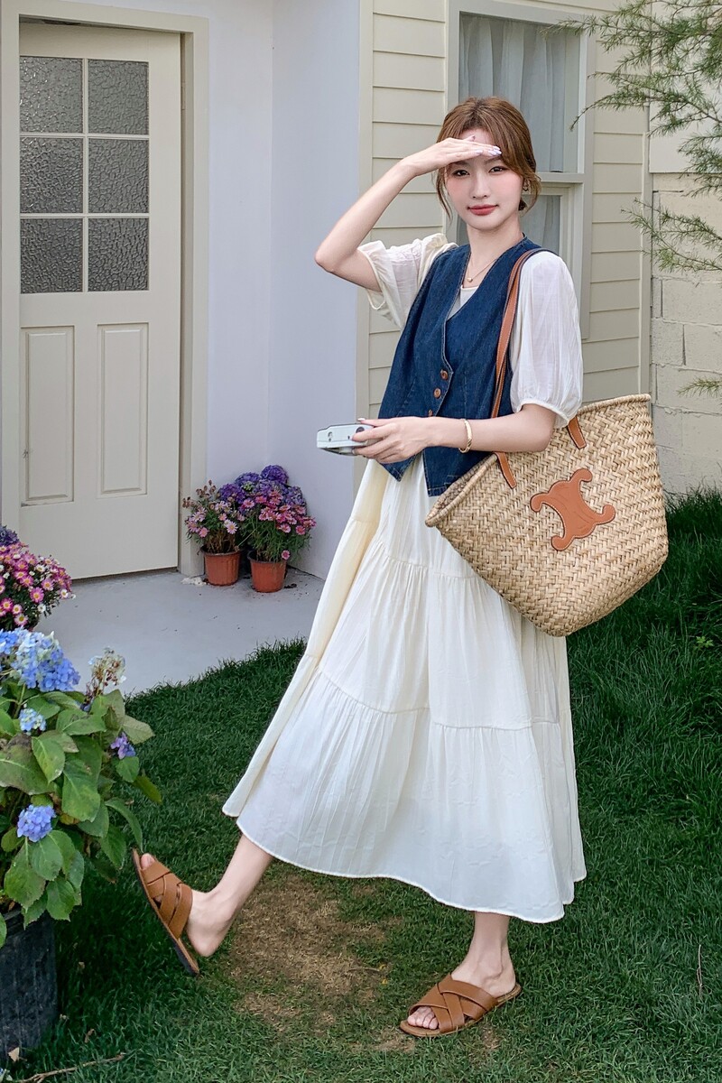 米白色连衣裙牛仔马甲两件套女夏韩系超火独特绝美减龄巨好看套装,女装套装/套裙,新风尚
