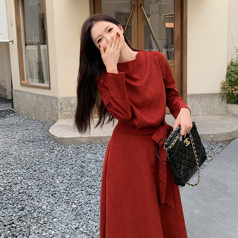 法式优雅红色长袖连衣裙女2024秋季新款轻熟御姐气质收腰显瘦长裙,女装连衣裙,新风尚