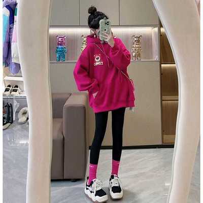 火龙果色草莓熊连帽大码卫衣
