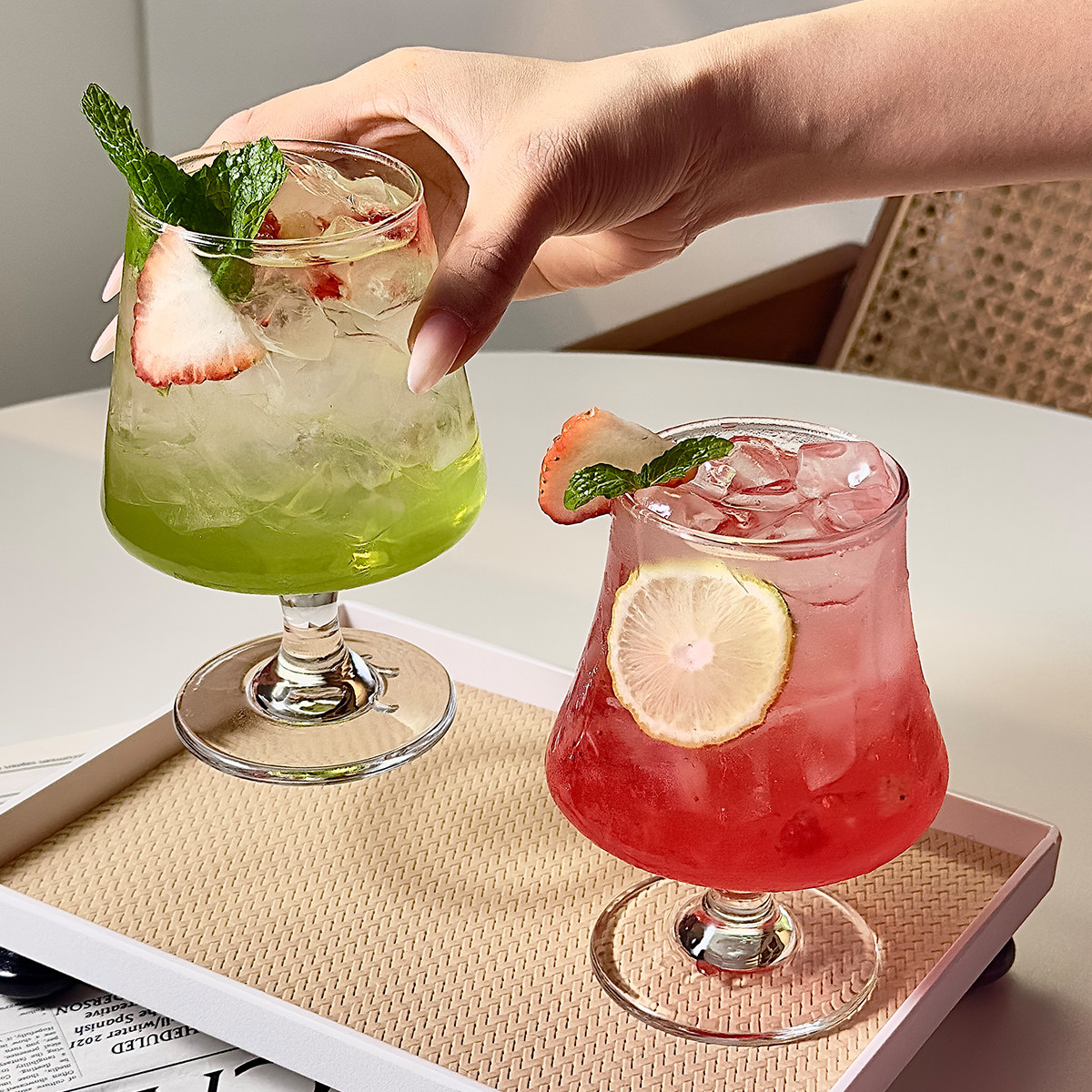 ins风网红玻璃高脚杯果汁杯家用饮料杯高颜值鸡尾酒杯果茶水杯子