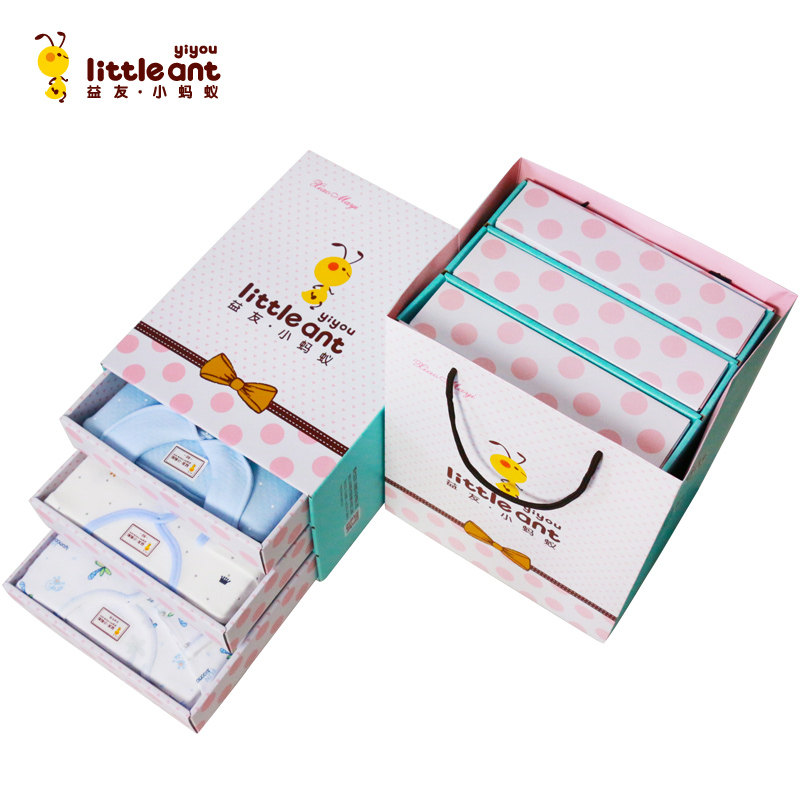 Coffret cadeau pour bébé - vêtements - Ref 1977888 Image 4