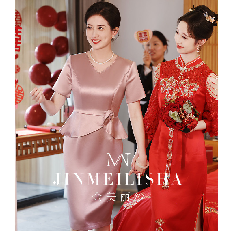 婚宴妈妈装礼服套装跟色缎面图片